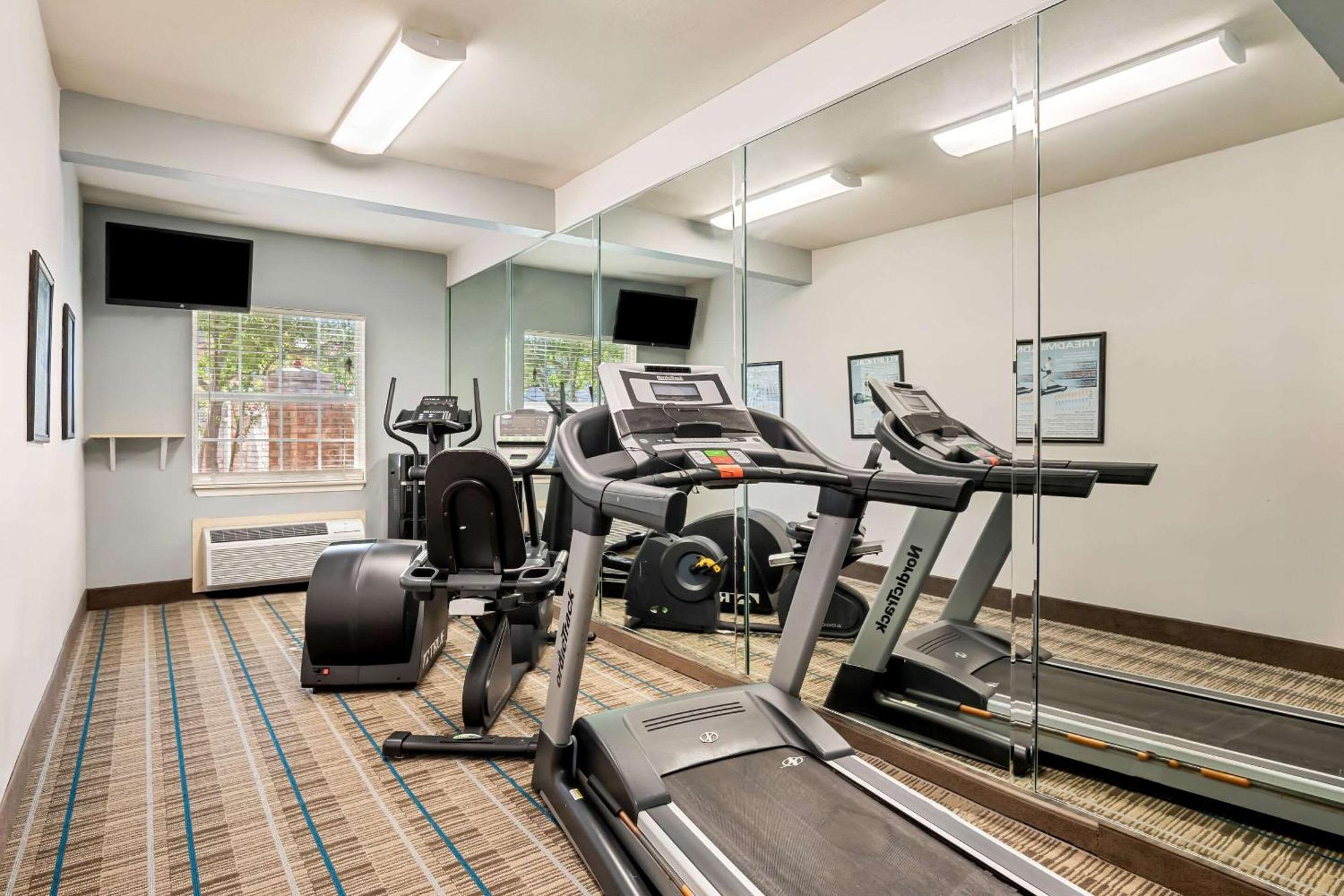 Mainstay Suites Addison-Dallas Экстерьер фото