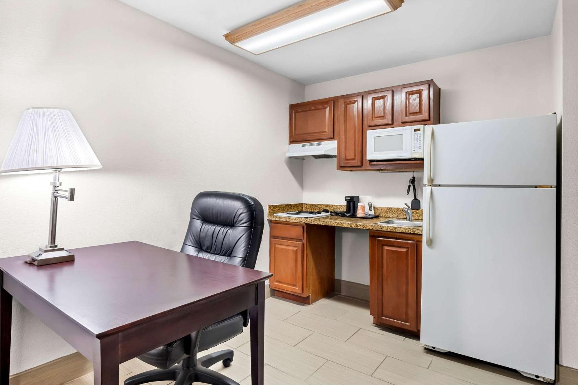 Mainstay Suites Addison-Dallas Экстерьер фото
