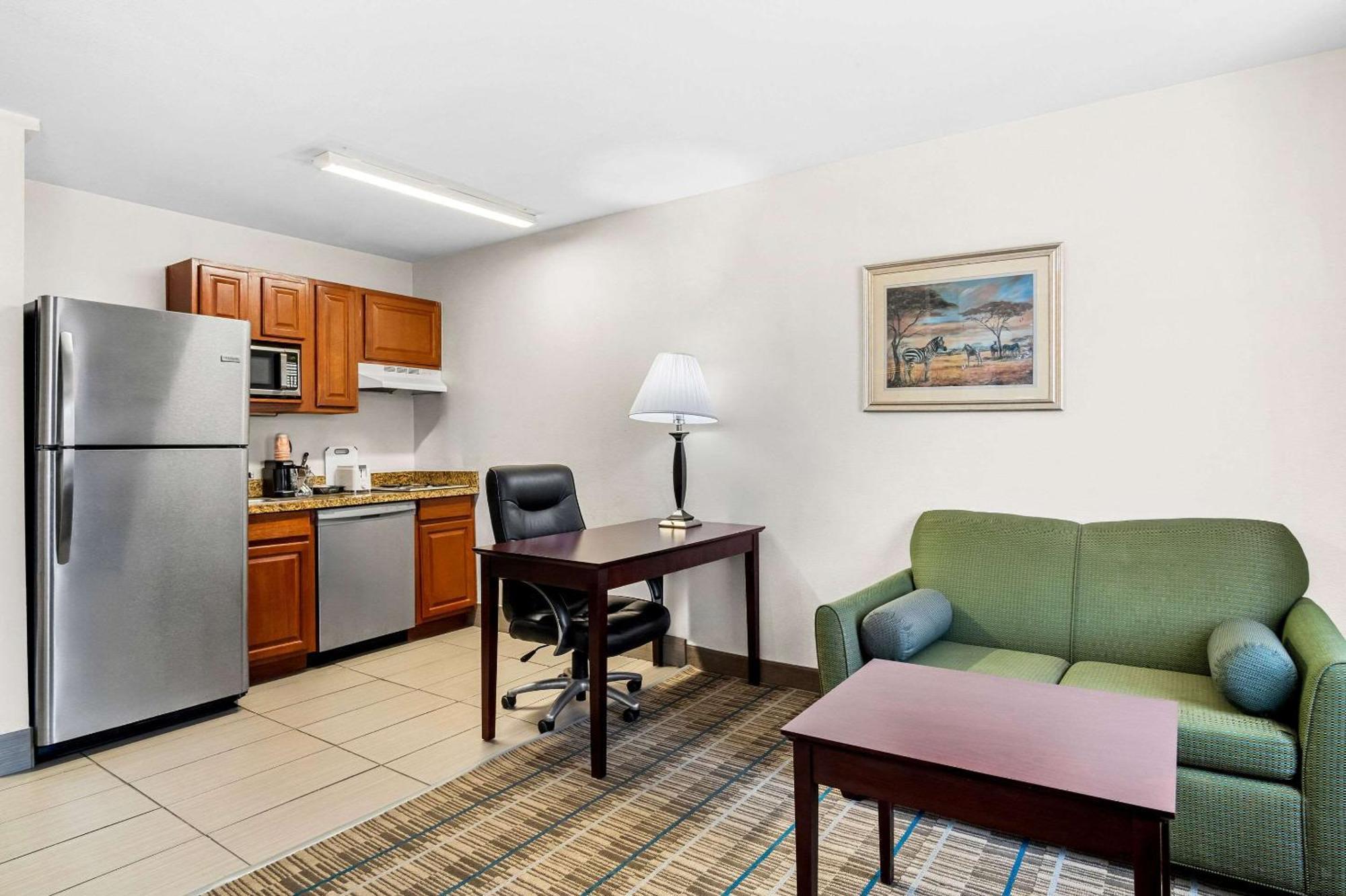 Mainstay Suites Addison-Dallas Экстерьер фото