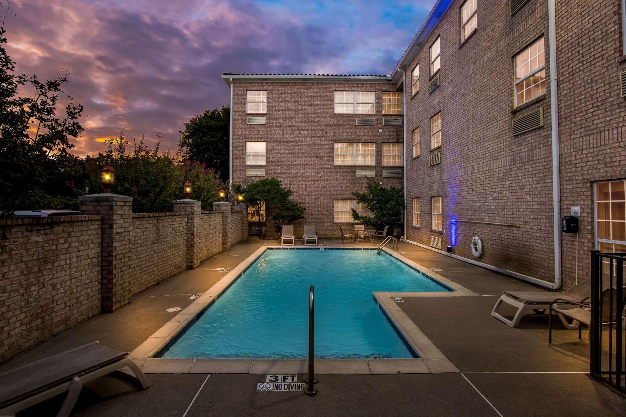 Mainstay Suites Addison-Dallas Экстерьер фото