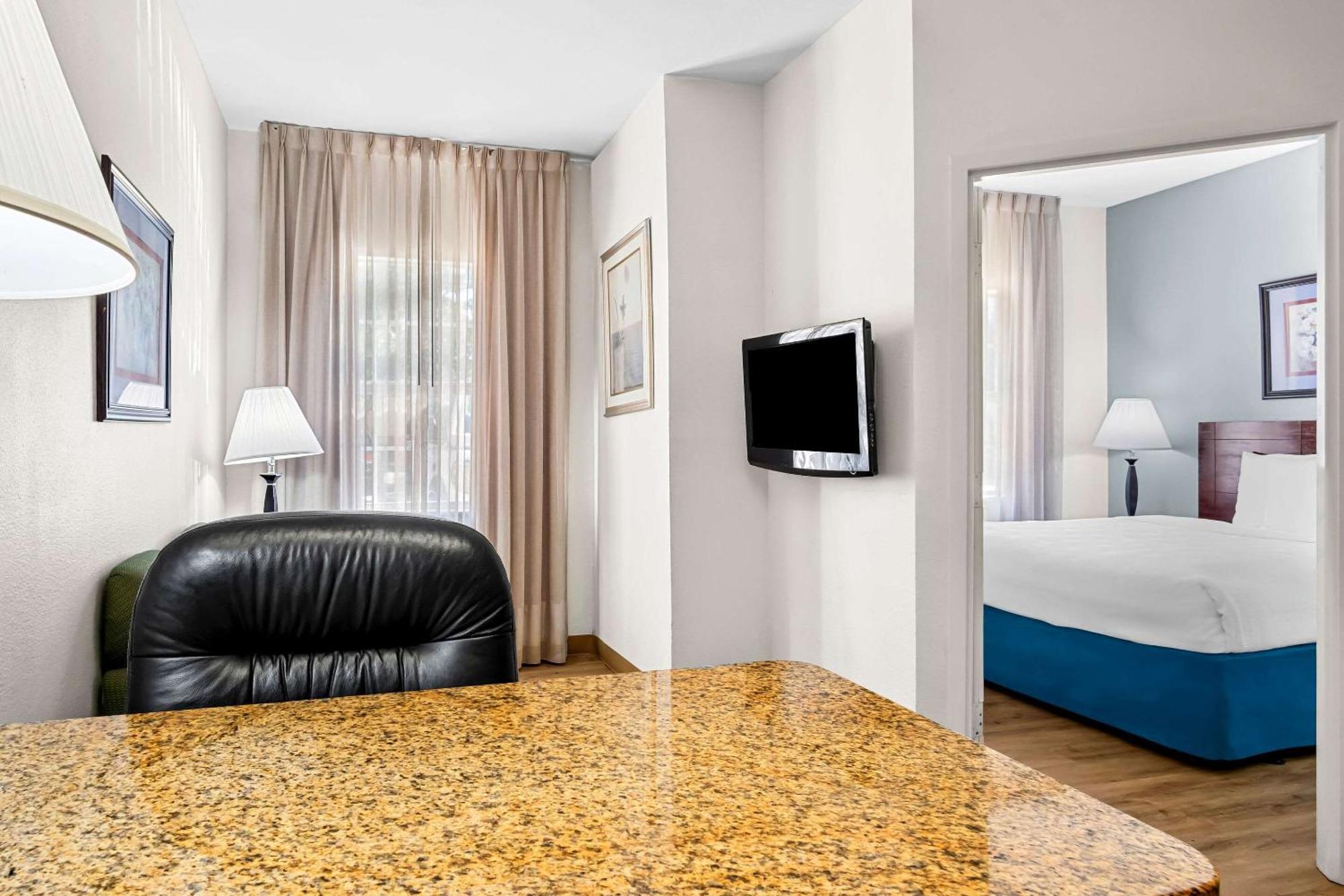 Mainstay Suites Addison-Dallas Экстерьер фото